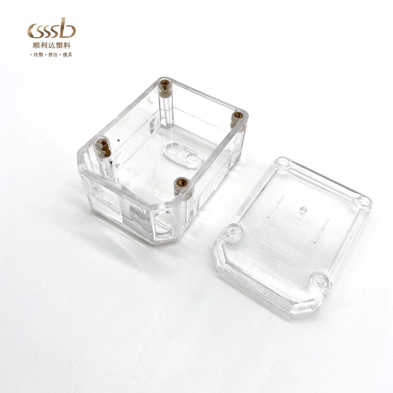 Clear injection molded part